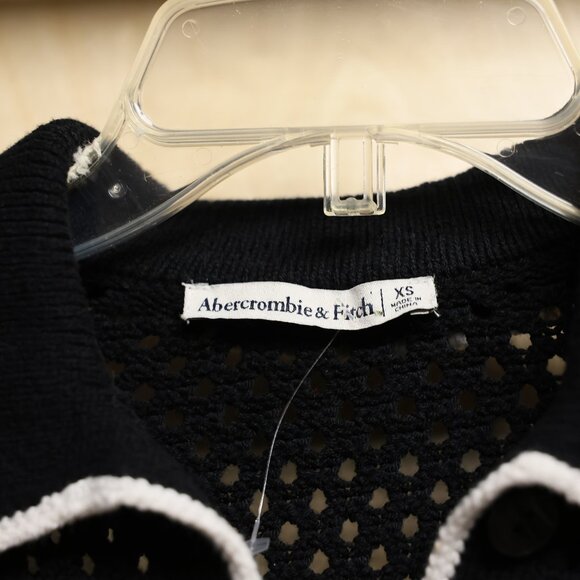 Abercrombie & Fitch Short Sleeve Button Front Crochet Style Cardigan NWOT Sz XS - Picture 2 of 9